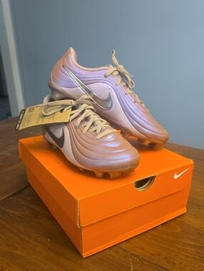 Girls Nike Tiempo Rose Gold Soccer Cleats Size 4.5y, EuC
